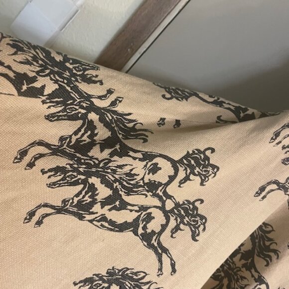 BLACK AND TAN HORSE MOTIF POODLE SKIRT - Picture 2 of 3